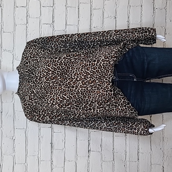 J Crew Long Sleeve Leopard Smocked Neck Shirt in Brown/Black - NWT - Picture 1 of 17